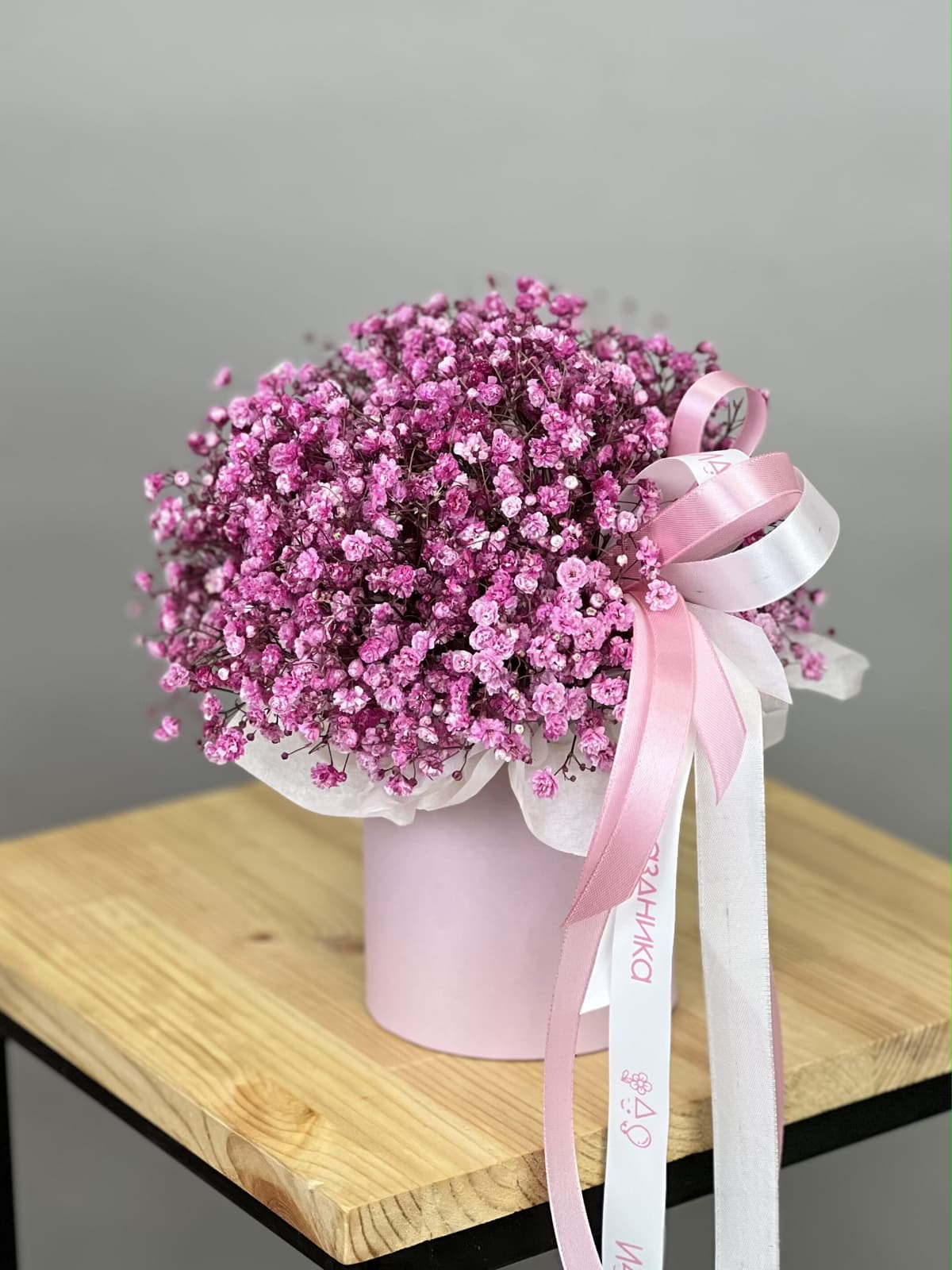 Композиция из гипсофилы в коробке "Pink" S