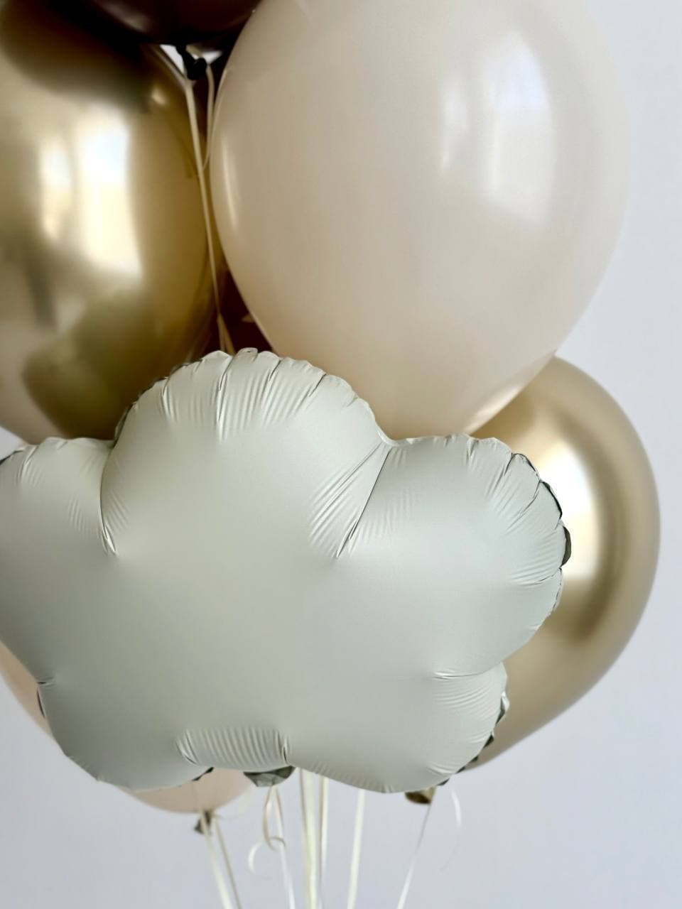 Композиция из шаров «Бежевая мама»