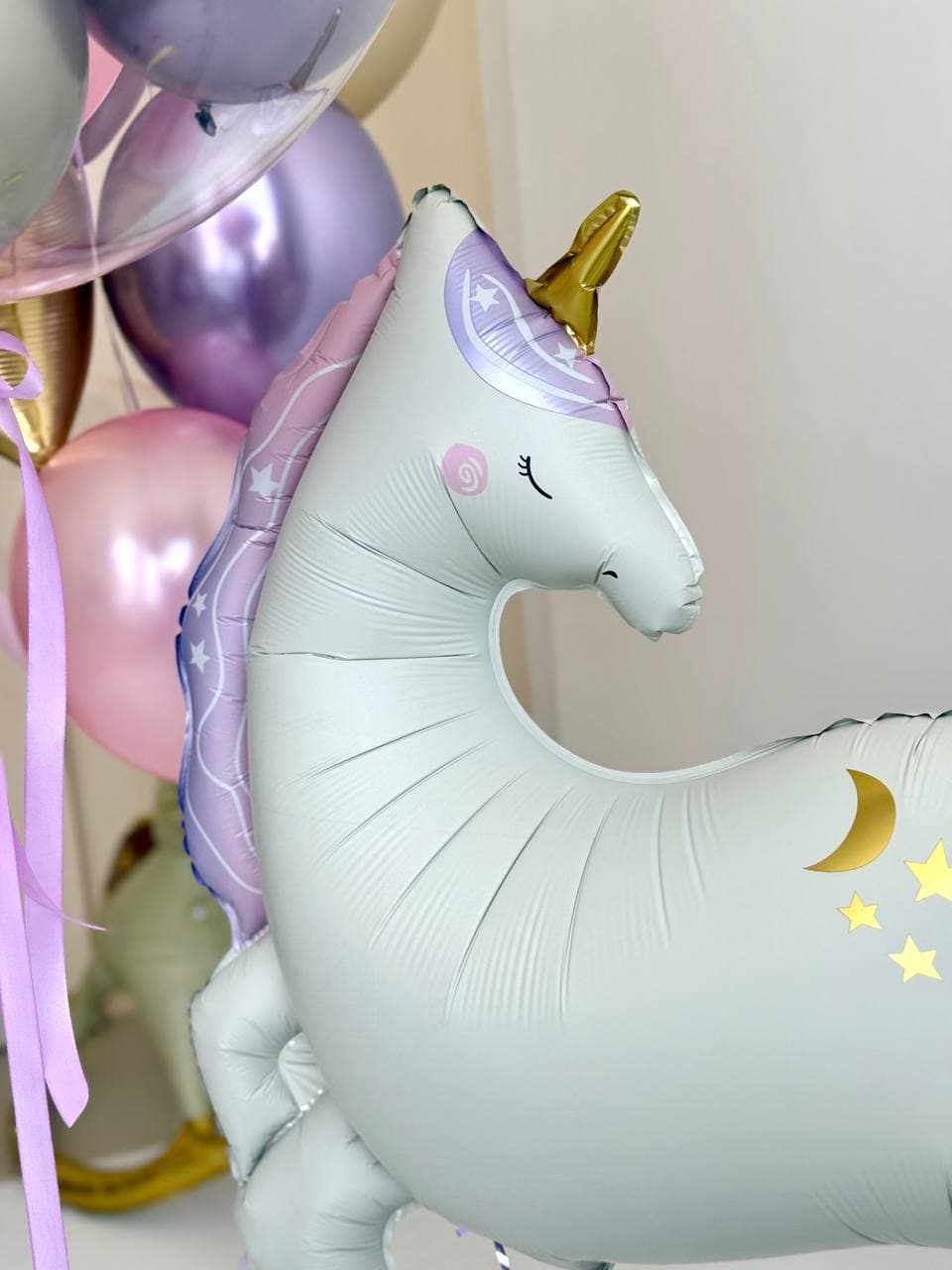 Композиция из шаров «Единороги»