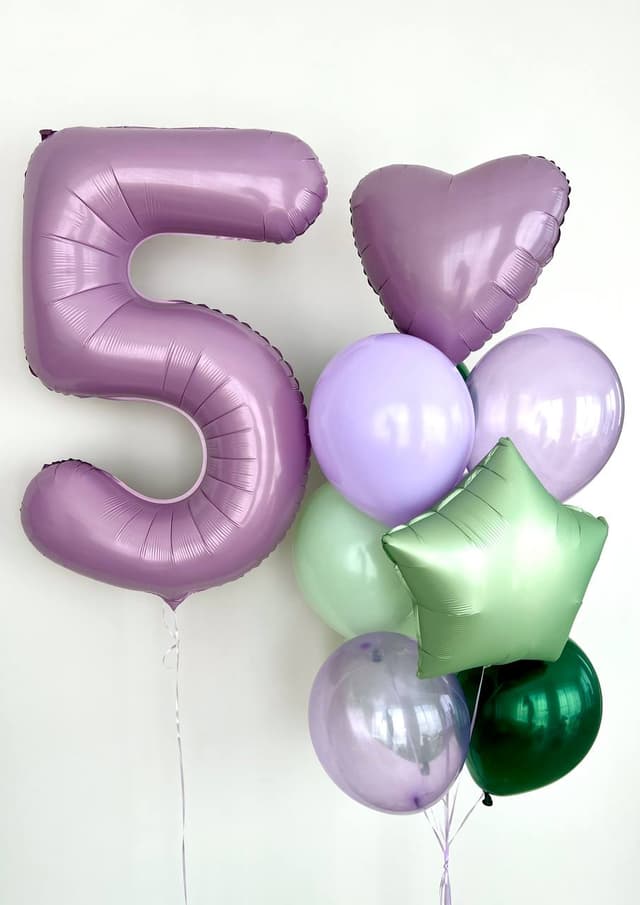 Композиция из шаров «Лавандовое поле» Композиция из шаров «Лавандовое поле»