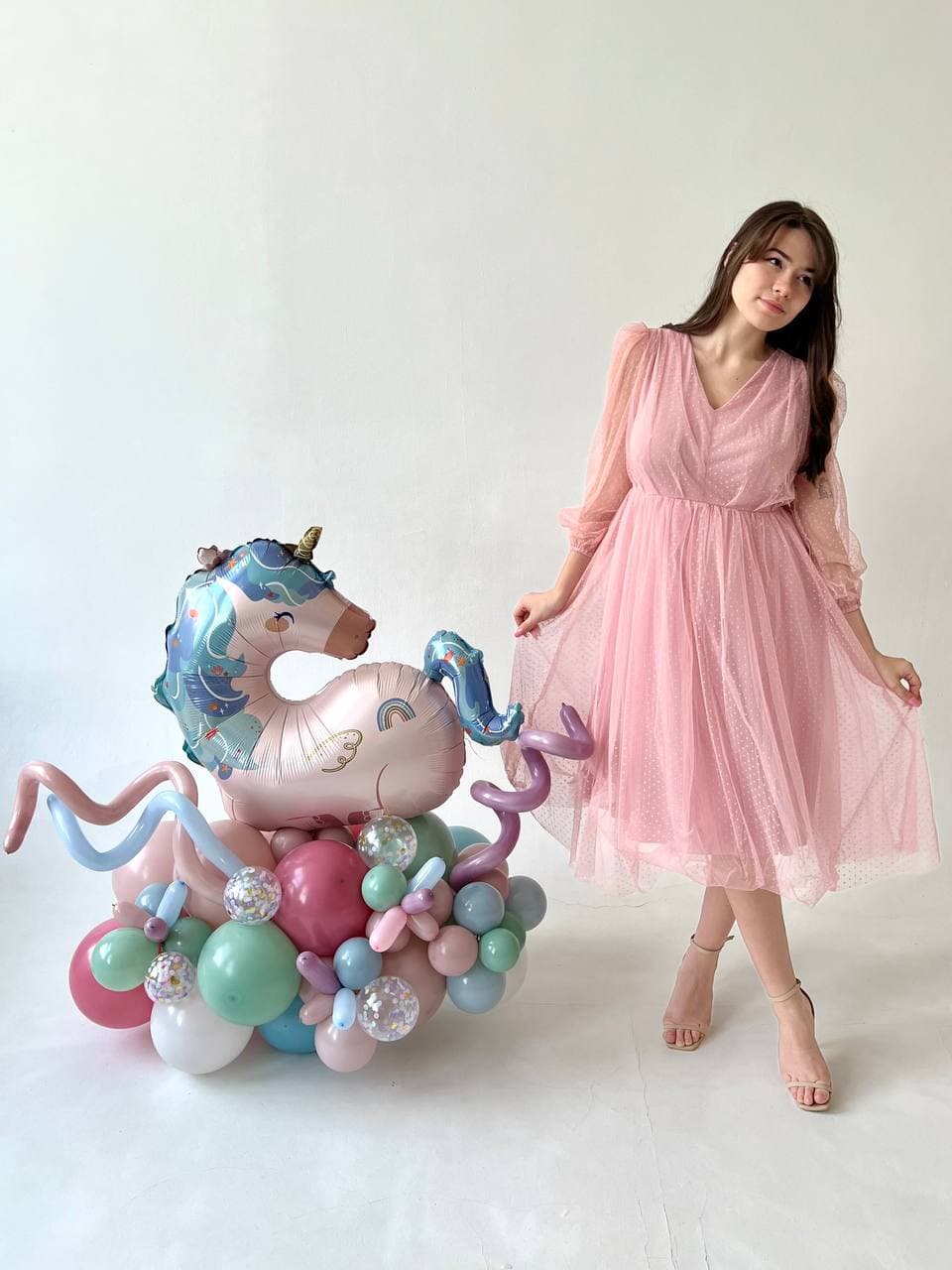 Композиция из шаров с воздухом «морской единорог»