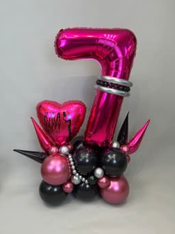 Композиция из шаров с воздухом «Мрачные Истории»