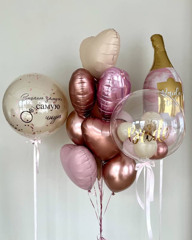 Композиция из шаров «Шампанское» Композиция из шаров «Шампанское»