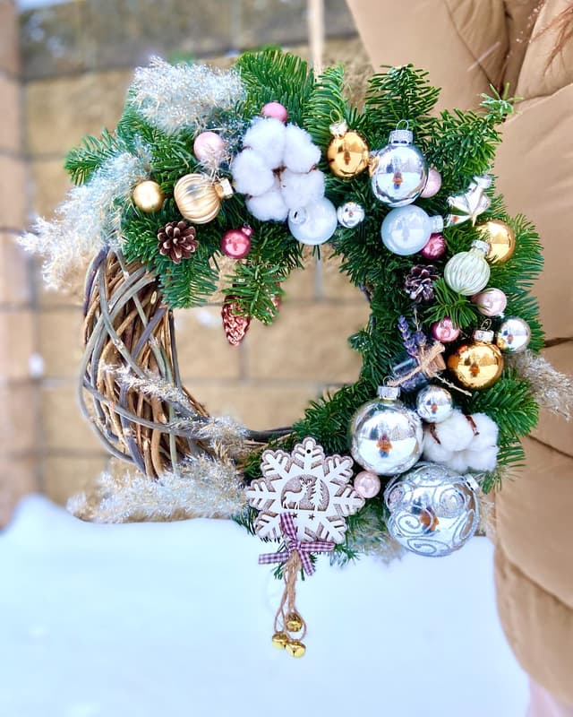 Композиция из венка 'Очарование зимы" Композиция из венка 'Очарование зимы"