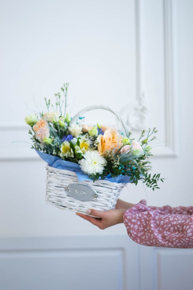 Весенняя композиция в корзине "Рассвет" Весенняя композиция в корзине "Рассвет"