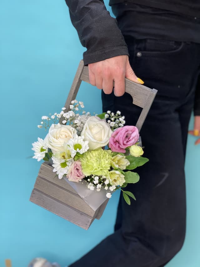 Композиция в ящике "Май" Композиция в ящике "Май"