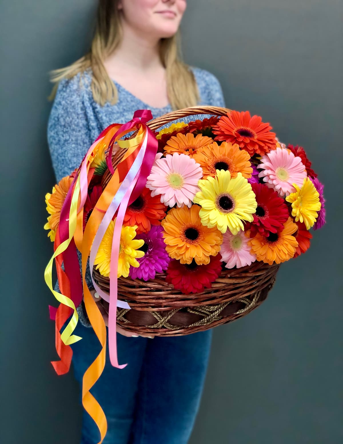 Красивая корзина с Герберами