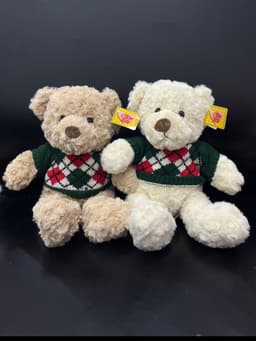 Мишка в зеленом свитере в ассортименте 28 см