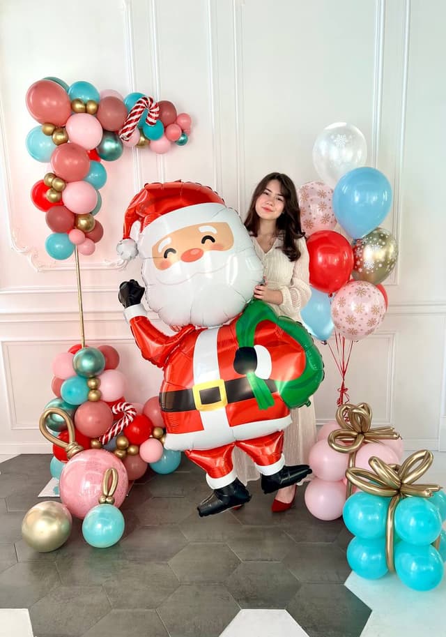 Оформление из шаров с воздухом «Дедушка Санта» Оформление из шаров с воздухом «Дедушка Санта»