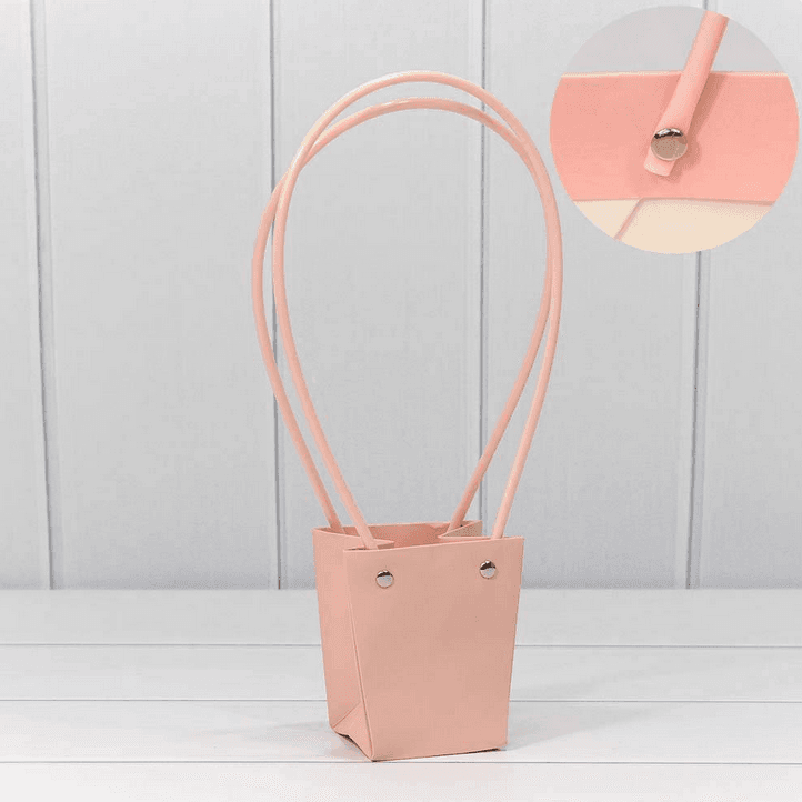 Пакет под цветы 9*6,5*10см Конус Розовый с пластиковой ручкой