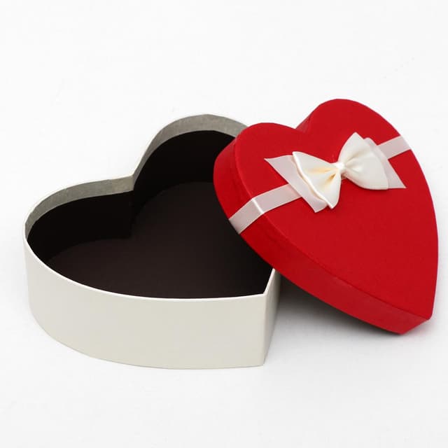 Подарочная коробка "Бантик" 18,5 x 17,5 x 7,5 см Подарочная коробка "Бантик" 18,5 x 17,5 x 7,5 см