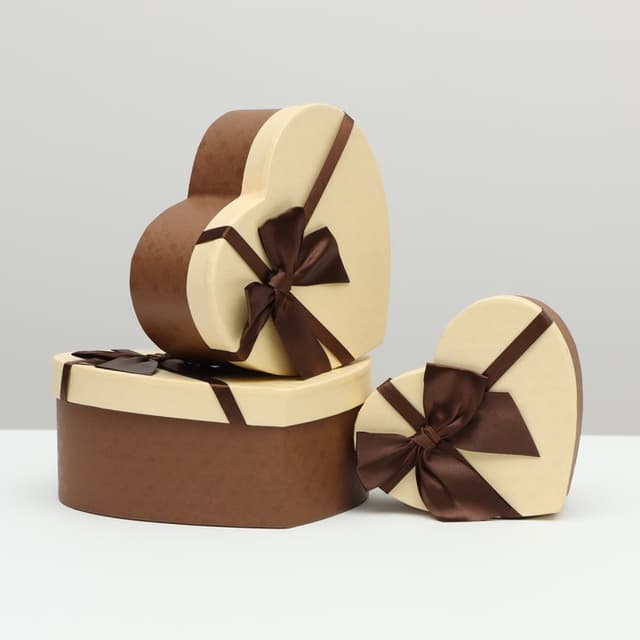 Подарочная коробка сердца, коричневый 21,5 x 20,5 x 9 см Подарочная коробка сердца, коричневый 21,5 x 20,5 x 9 см