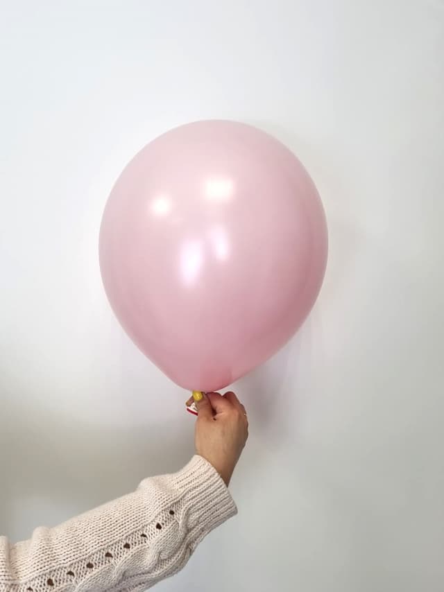 Шар даблстафф (шар в шаре) красный + белый пастель 30 см Шар даблстафф (шар в шаре) красный + белый пастель 30 см