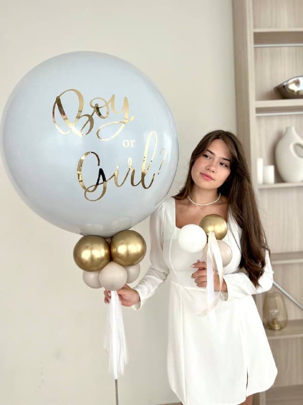 Шар на гендер пати на стойке с воздухом «White&Gold» Шар на гендер пати на стойке с воздухом «White&Gold»