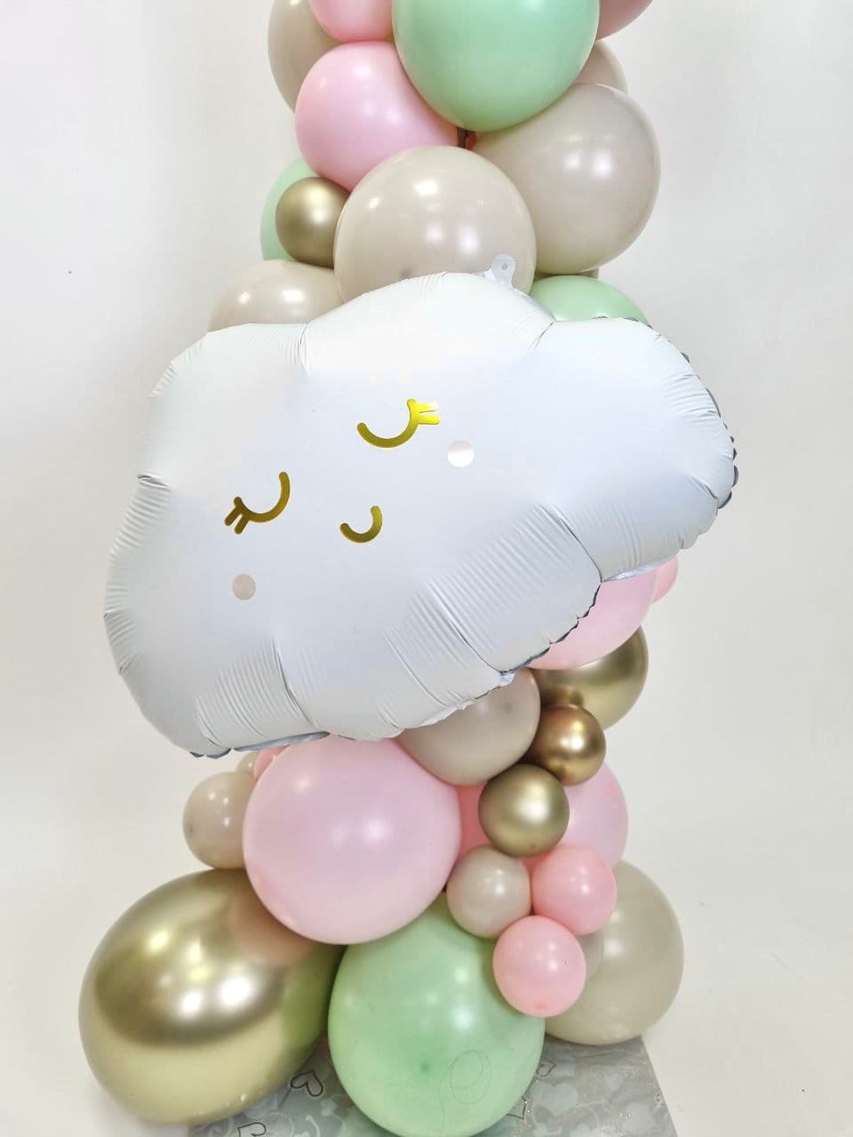 Стойка из Шаров с воздухом «Облака из сна»