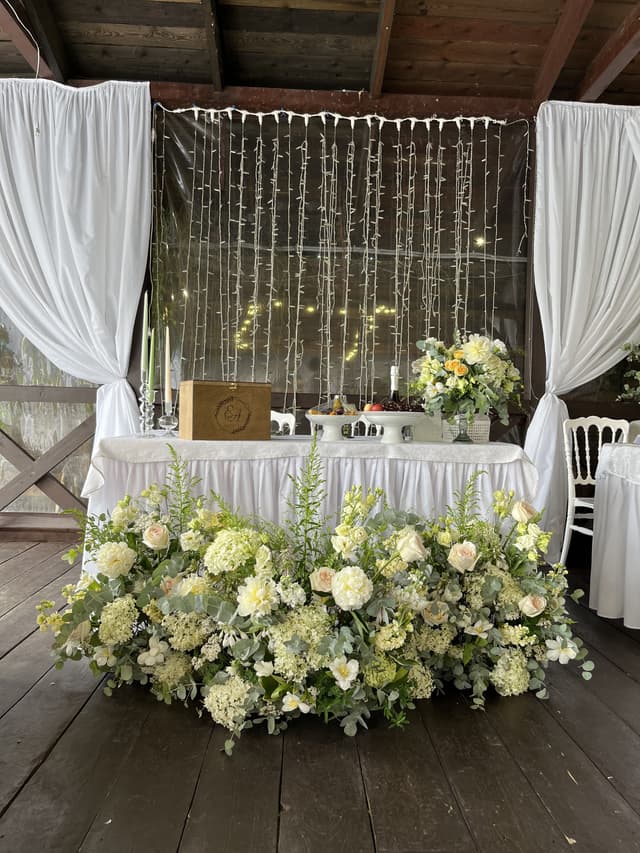 Свадебный президиум «vanila wedding» Свадебный президиум «vanila wedding»