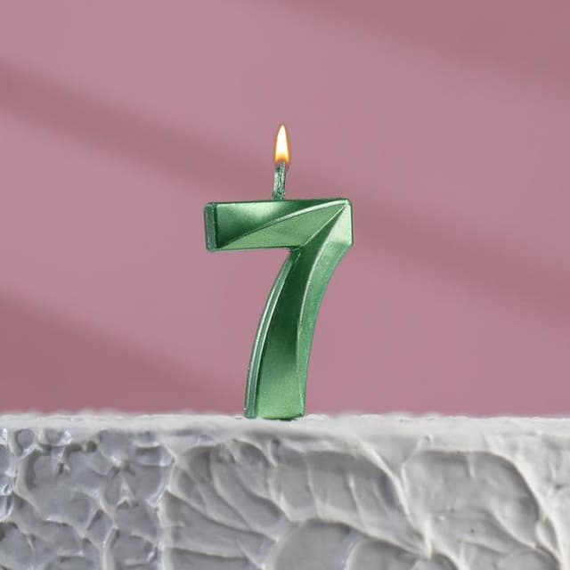Свеча в торт на шпажке «Грань», цифра "7",изумруд, 13 см Свеча в торт на шпажке «Грань», цифра "7",изумруд, 13 см
